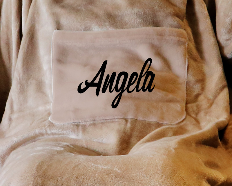 Kuscheldecke mit Ärmeln - personalisiert mit Vornamen