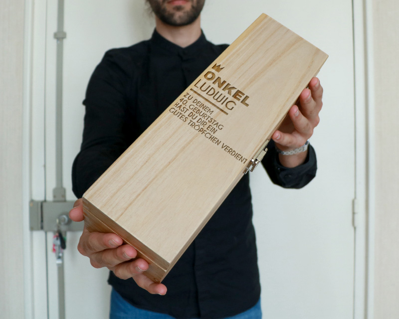 Caisse à Vin gravée - Roi du Monde