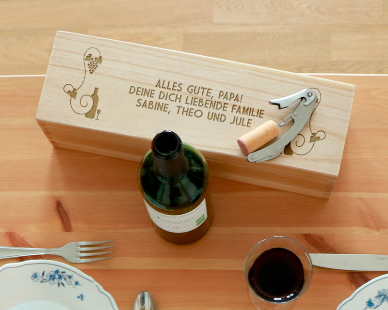 Caisse à vin en bois gravée