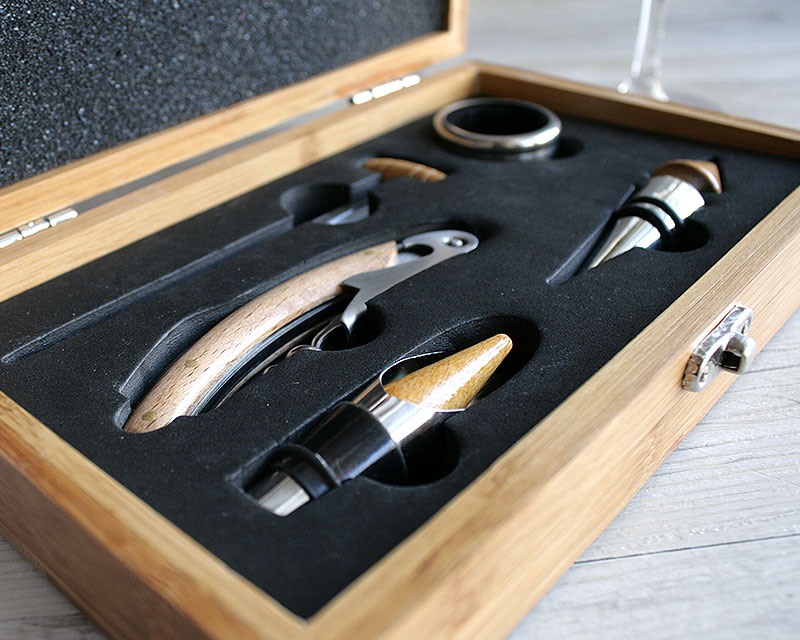 Sommelier-Box mit Weinzubehör Weinkeller