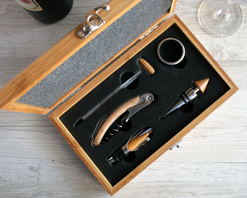 Coffret Sommelier gravé et ses accessoires - De Père en Fils - Fille