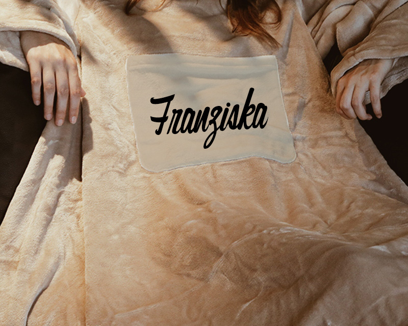 Kuscheldecke mit Ärmeln - personalisiert mit Vornamen